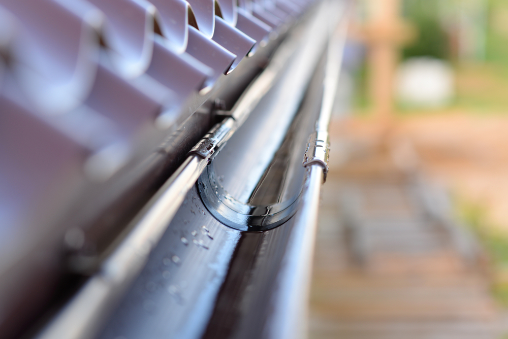 Gutter,On,A,Metal,Roof